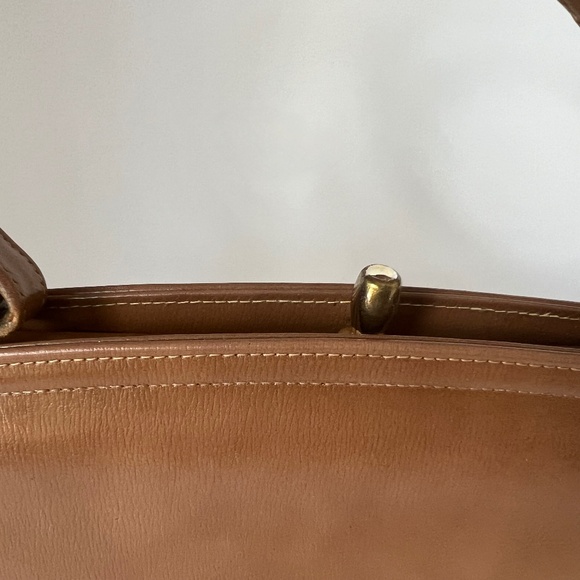 Vintage 1950's Viki Original Brown Leather Handbag with Beige Lining - Picture 2 of 9